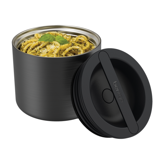 Bentgo stainless steel insulated food container 560ml carbon black colour with food