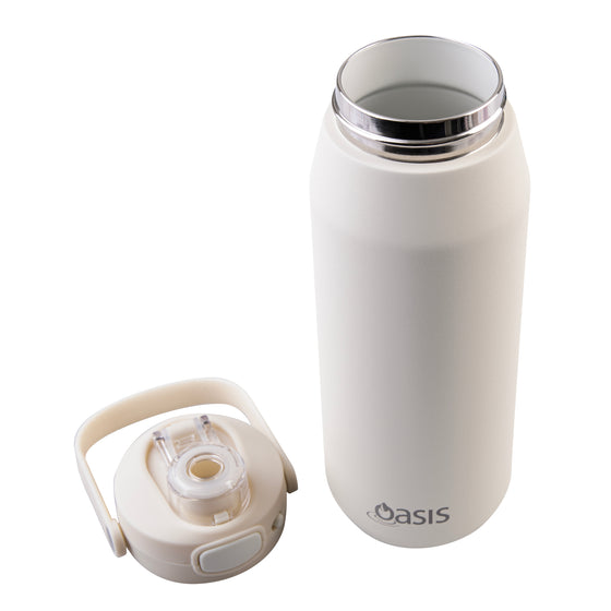 Oasis Ceramic Lined Stainless Steel Capri Drink Bottle 750ml cream bottle with open stainless steel mouth and detachable handled lid.