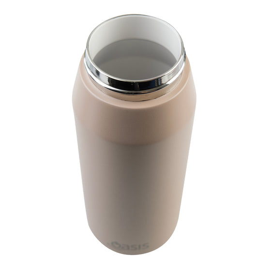 Oasis Ceramic Lined Stainless Steel Capri Drink Bottle 750ml sand beige wide-mouth close-up with polished steel rim and smooth ceramic lining.
