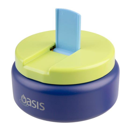 Oasis Insulated Food Flask 230ml navy jar with lime lid and light blue spoon standing upright.